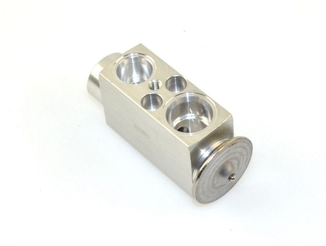 Expanzní ventil klimatizace BMW 5 E60 E61 , 6 E63 E64 2001-2010