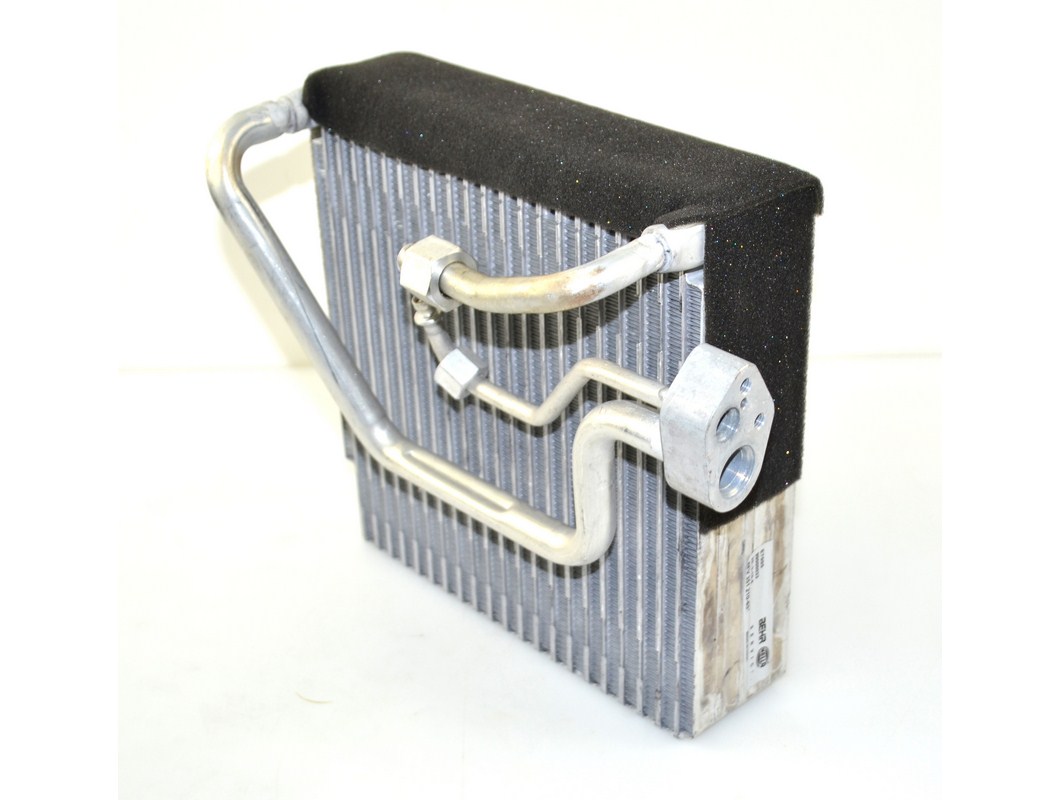 Výparník klimatizace VOLVO S40 I , V40 1995-2004 - HELLA