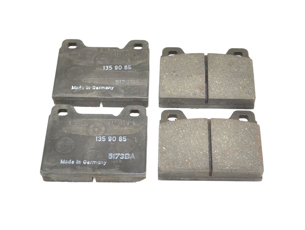 Přední brzdové destičky VOLVO 140 68-74 , 240 74-93 , 260 74-82