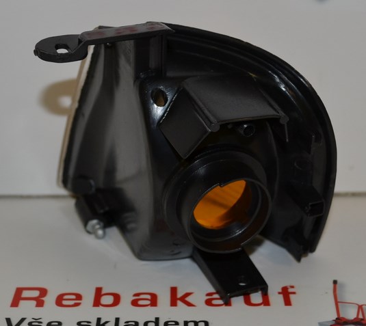 Pravý bílý blikač blinkr NISSAN PRIMERA P10 90-94