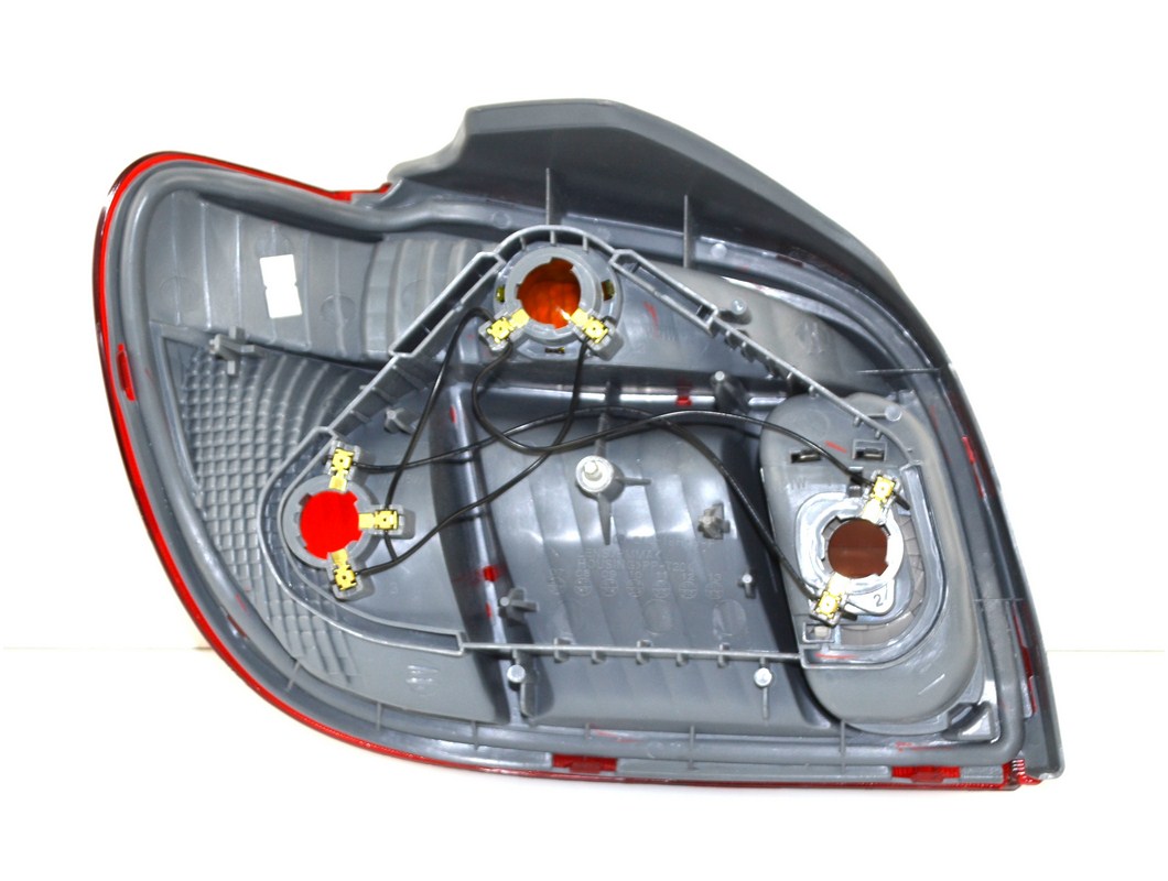 Pravé zadní světlo - světlomet TOYOTA YARIS P1 2003-2005 (typ Koito)