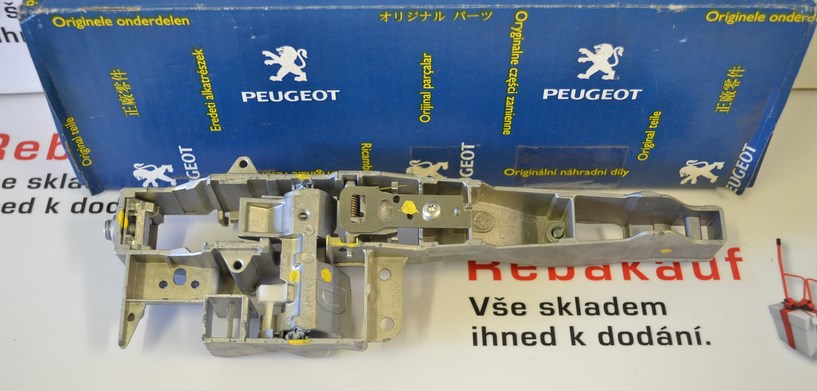 Vnitřní třmen kliky LP dveří PEUGEOT 407