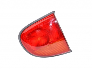 Pravé zadní vnitřní světlo FORD ESCORT 3/5d 92-00
